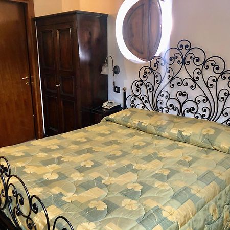 Hotel Bucaneve Pescasseroli Esterno foto