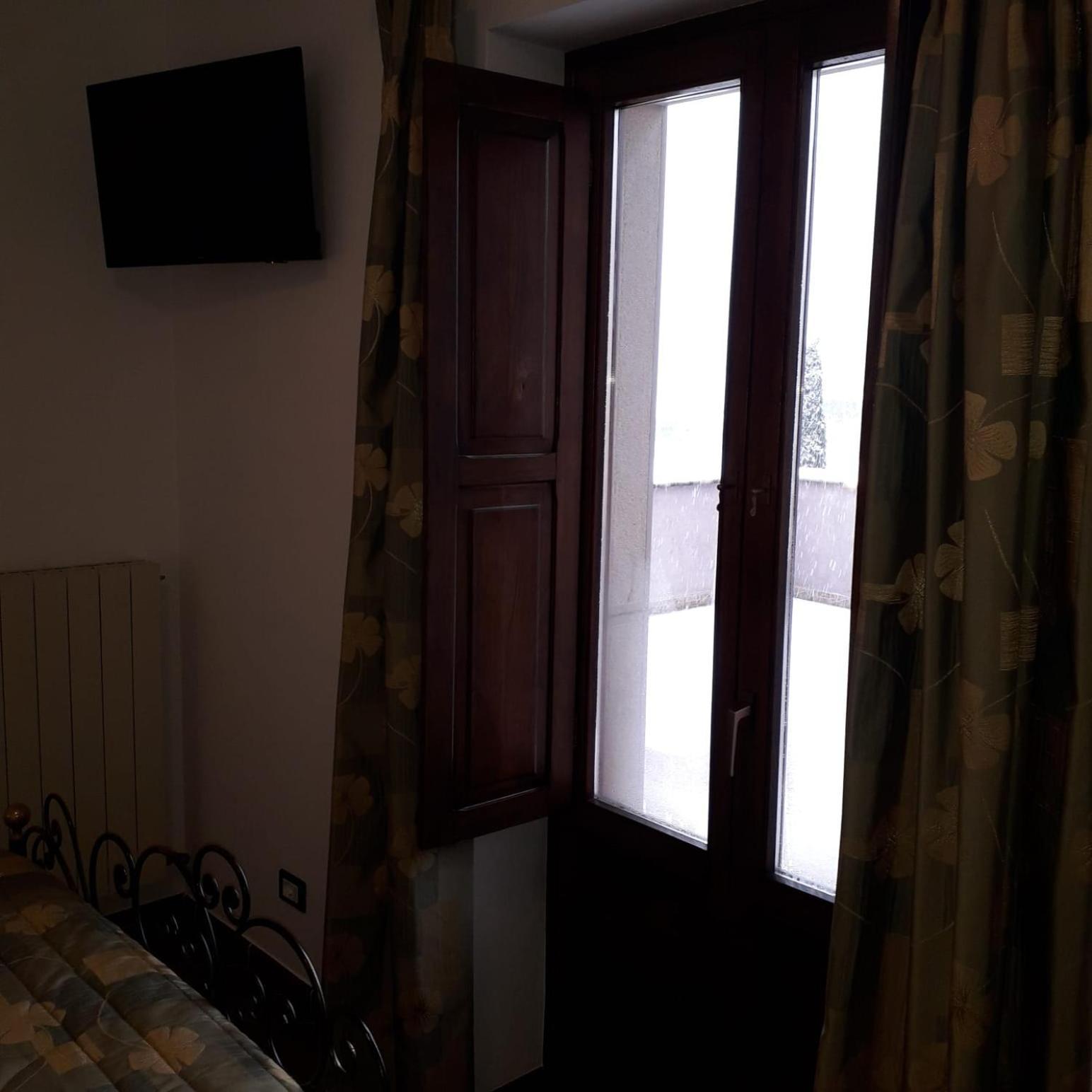 Hotel Bucaneve Pescasseroli Esterno foto